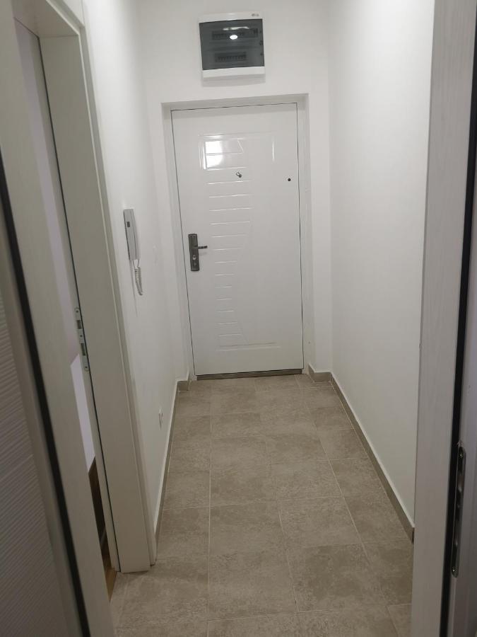 Jednosoban Stan Zoja Apartment Подгорица Екстериор снимка