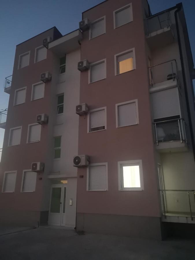 Jednosoban Stan Zoja Apartment Подгорица Екстериор снимка